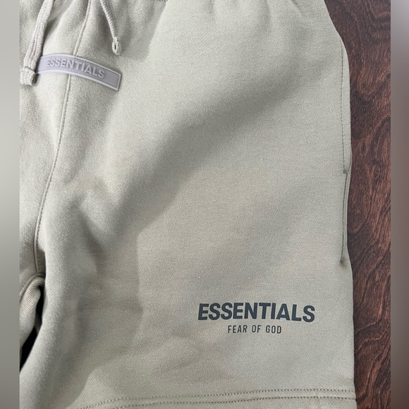 Fear of God Essentials Green Fleece Kids Shorts Size 12 - Picture 3 of 6
